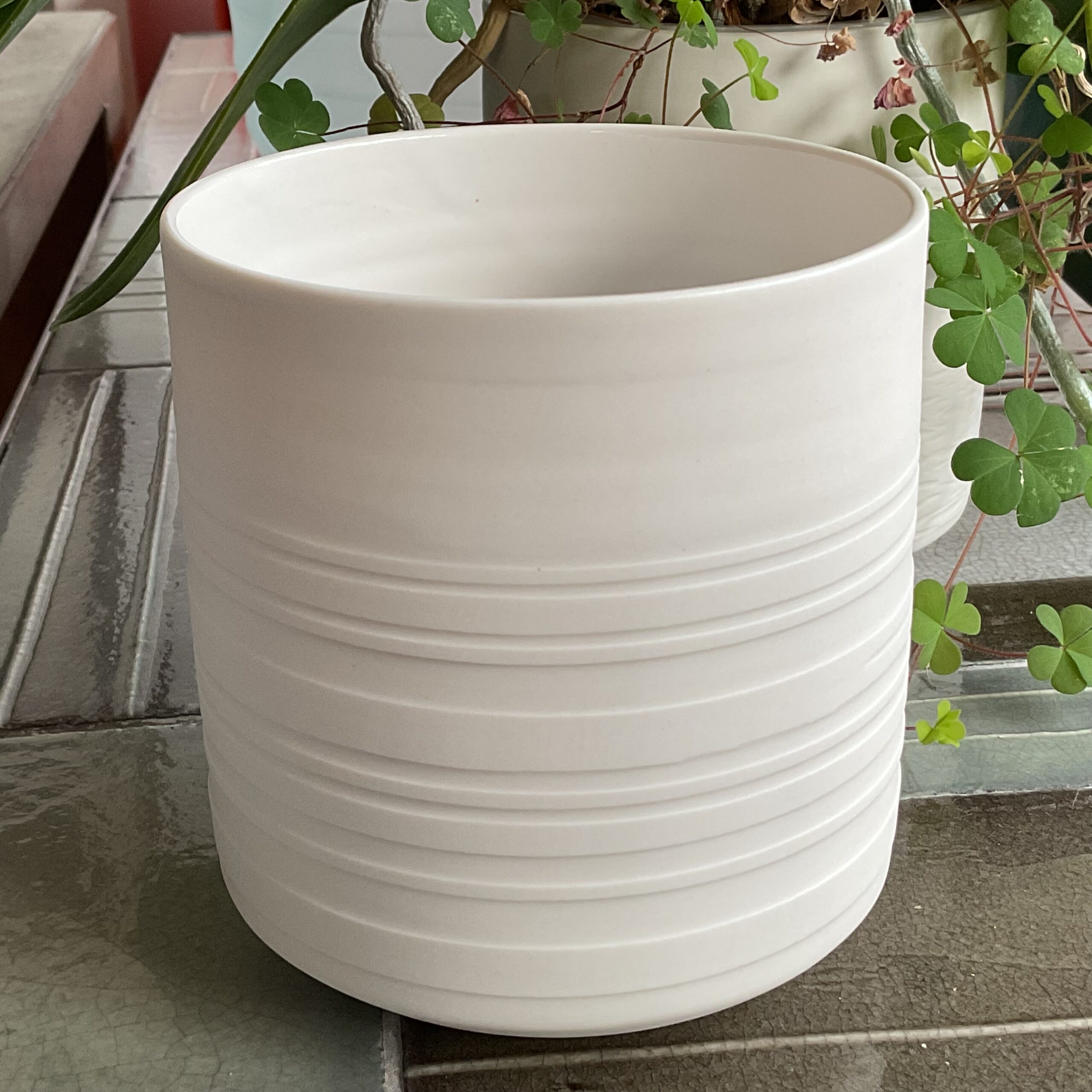 Cache-pot Ork’idée en porcelaine blanche motif Horizon de Kaolin’e